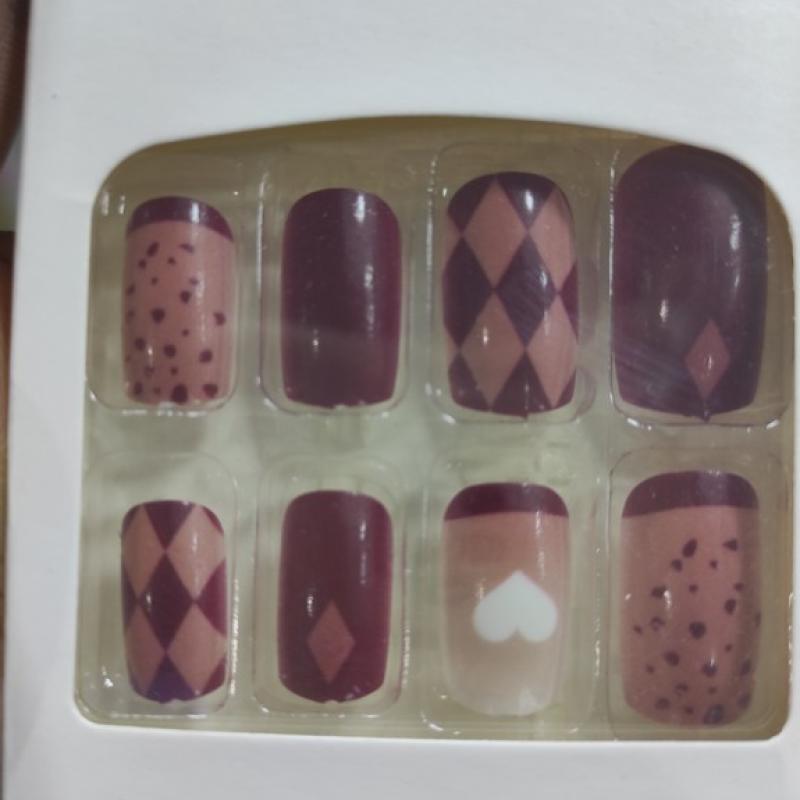 "Yalla" Wide High-Quality Artificial Nails - Natural 2-Minute Manicure