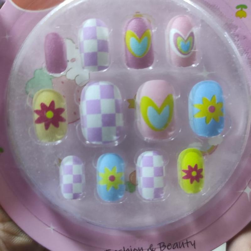Kids Fake Nails Girls Press on Nails Girls False Nails On Pre-glue Full Cover Children Artificial Fake Nail Tips Pre Glue Full Cover
