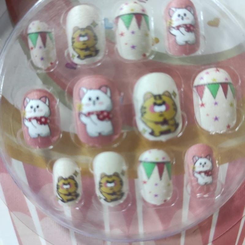Kids Fake Nails Girls Press on Nails Girls False Nails On Pre-glue Full Cover Children Artificial Fake Nail Tips Pre Glue Full Cover