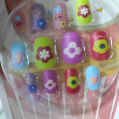 Kids Fake Nails Girls Press on Nails Girls False Nails On Pre-glue Full Cover Children Artificial Fake Nail Tips Pre Glue Full Cover